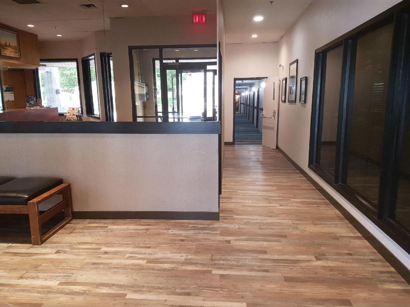 Vista Lobby Venture Inn Hotel