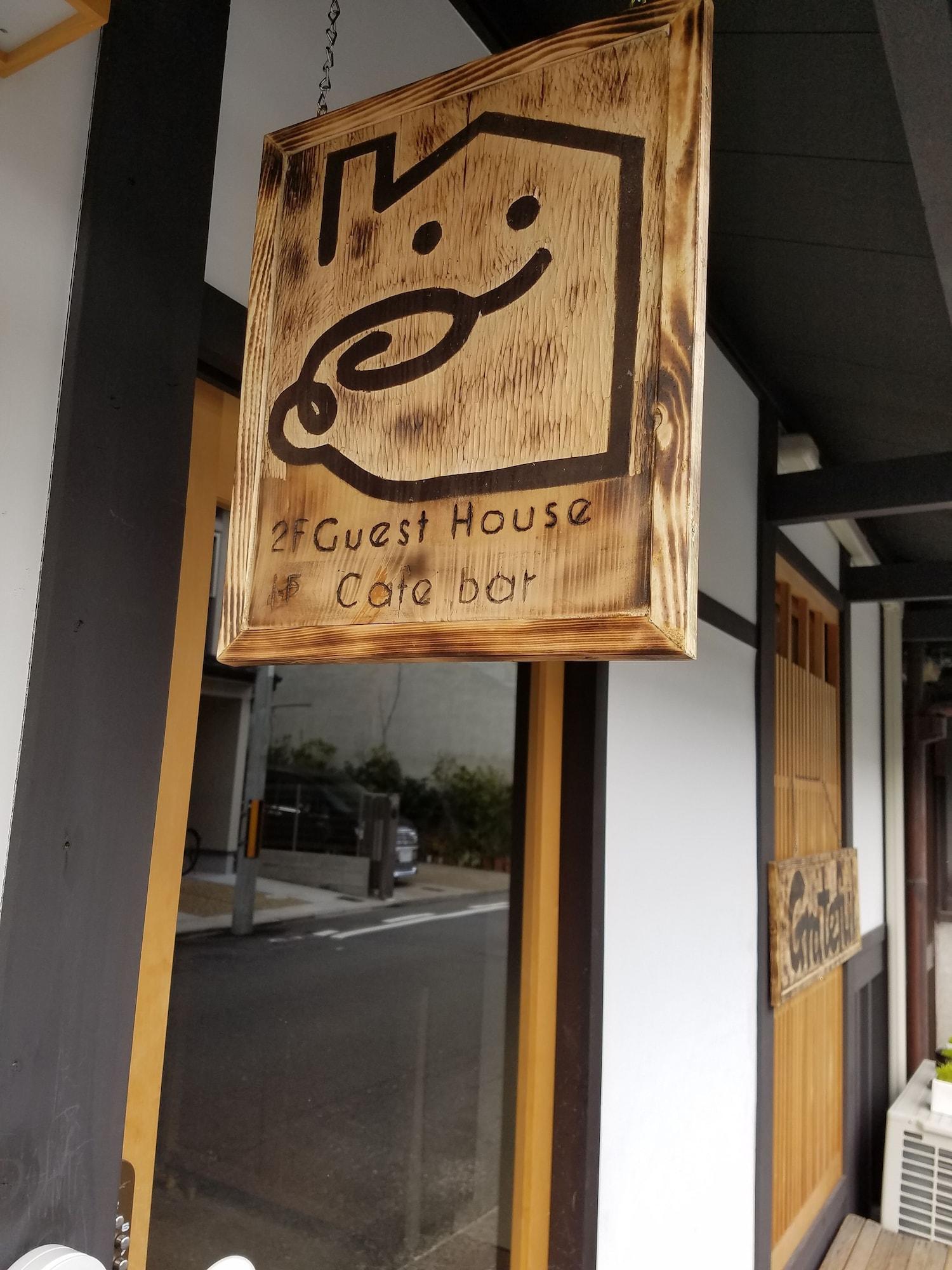 Vista Exterior Grateful - Hostel