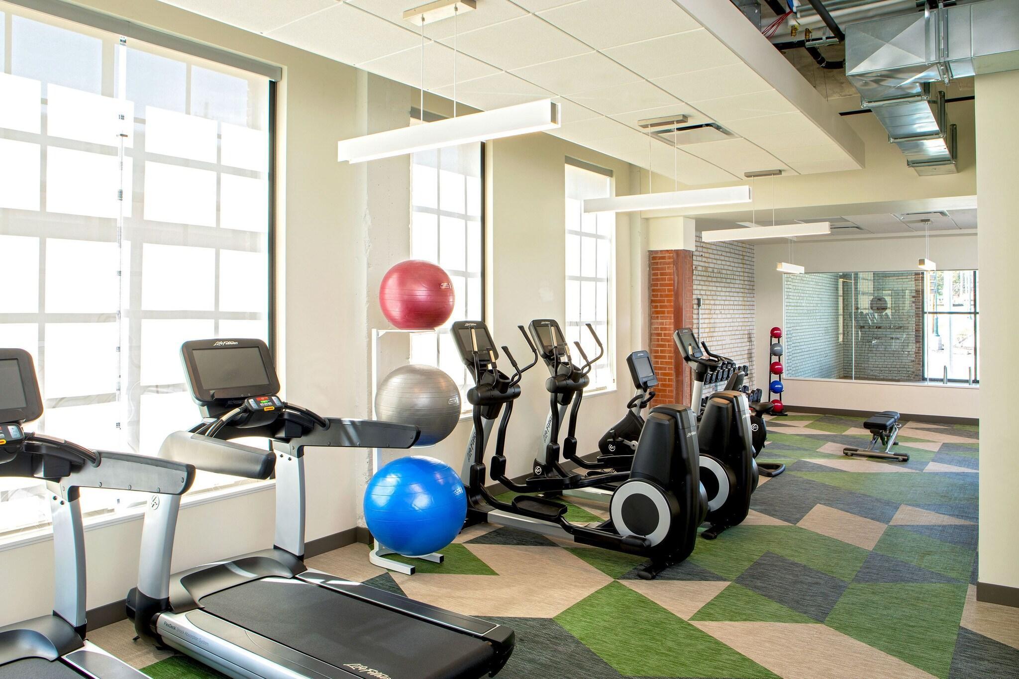 Gimnasio Element by Marriott Moline