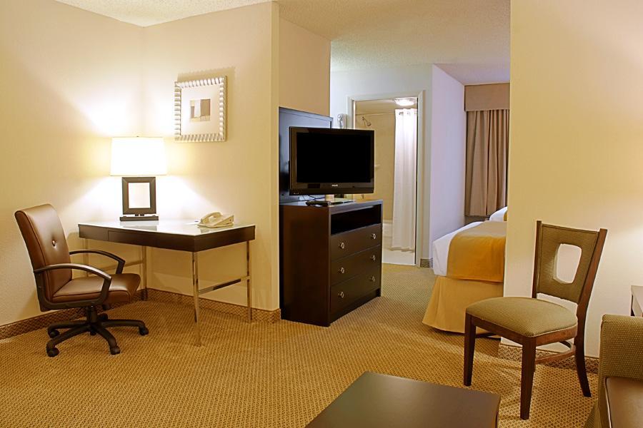 Suite Holiday Inn Express & Suites Kendall East Miami