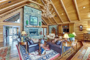 Alquiler Vacacional - Home Theater, Gym & Hot Tub: Luxe Versailles Home!