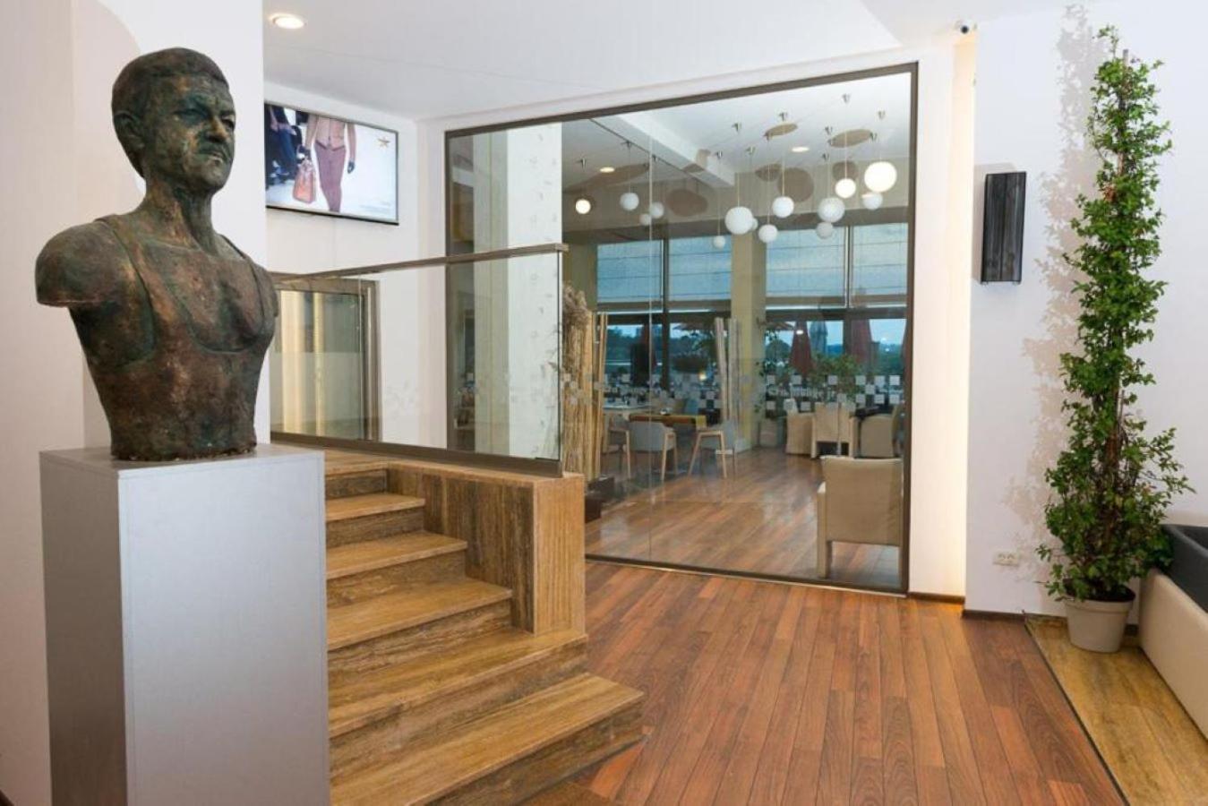 Spa Hotel On Plonge Junior