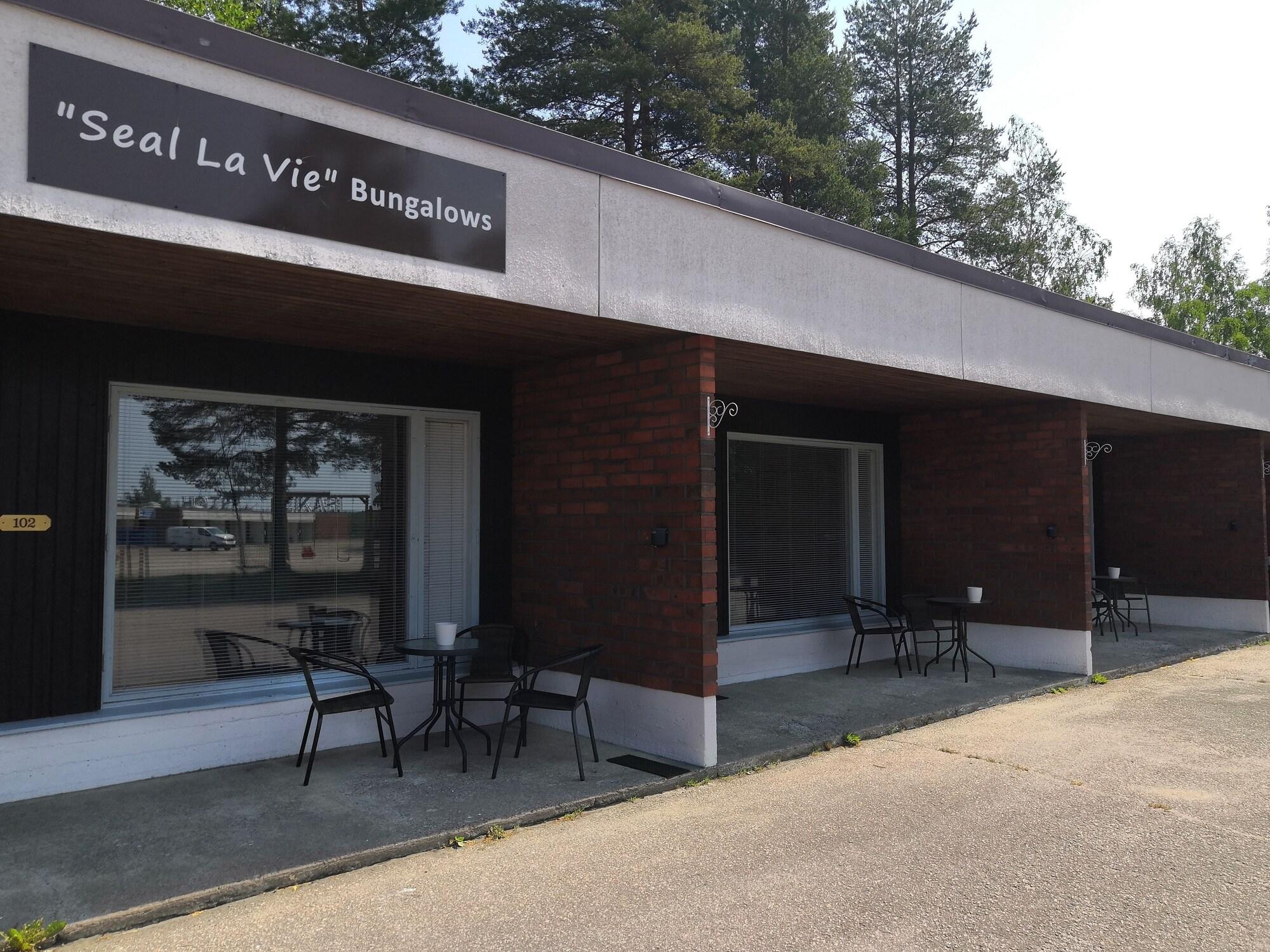 Varios Leikari Bungalows
