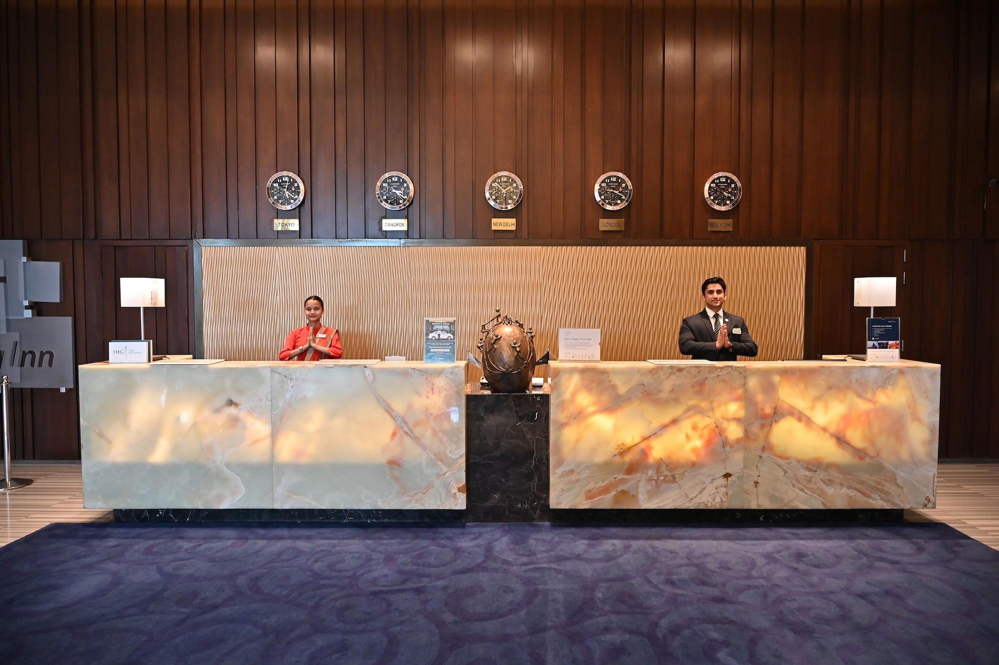 Vista Lobby Holiday Inn New Delhi Mayur Vihar Noida by IHG