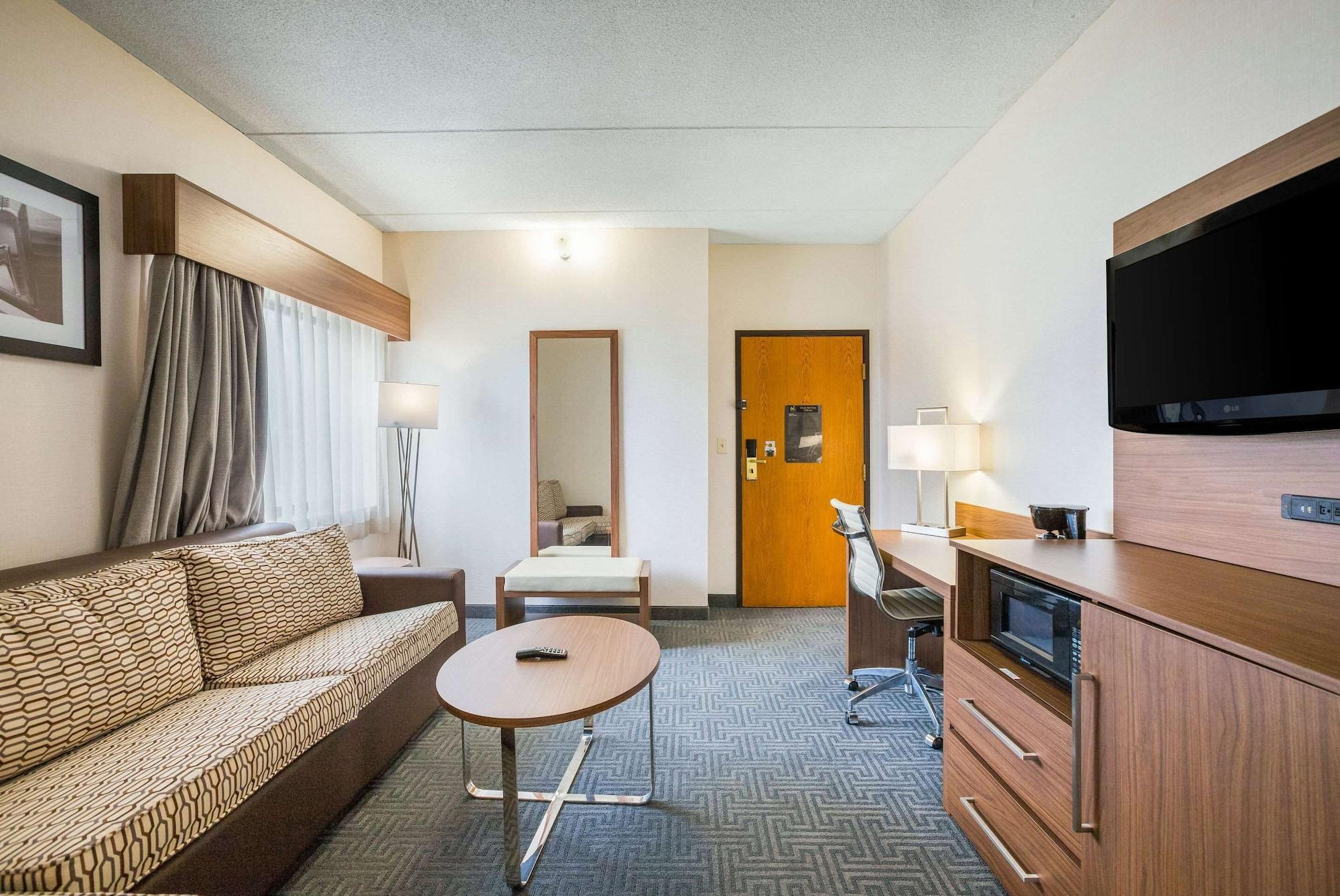 Comodidades del Alojamiento Quality Suites Lansing West