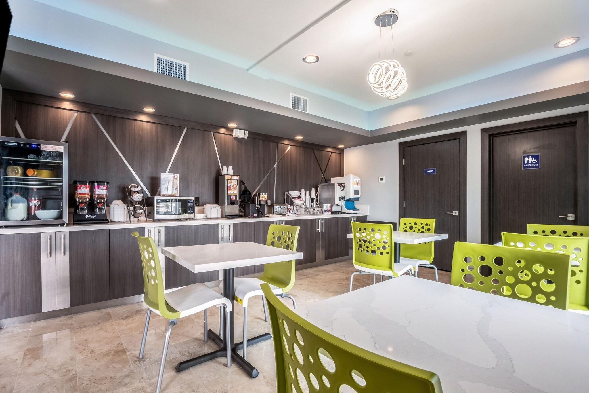 Vista Lobby Scottish Inns Katy