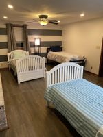 Alquiler Vacacional - Beautiful house walking distance to wilmore dam! Surrounded by tons of trails!