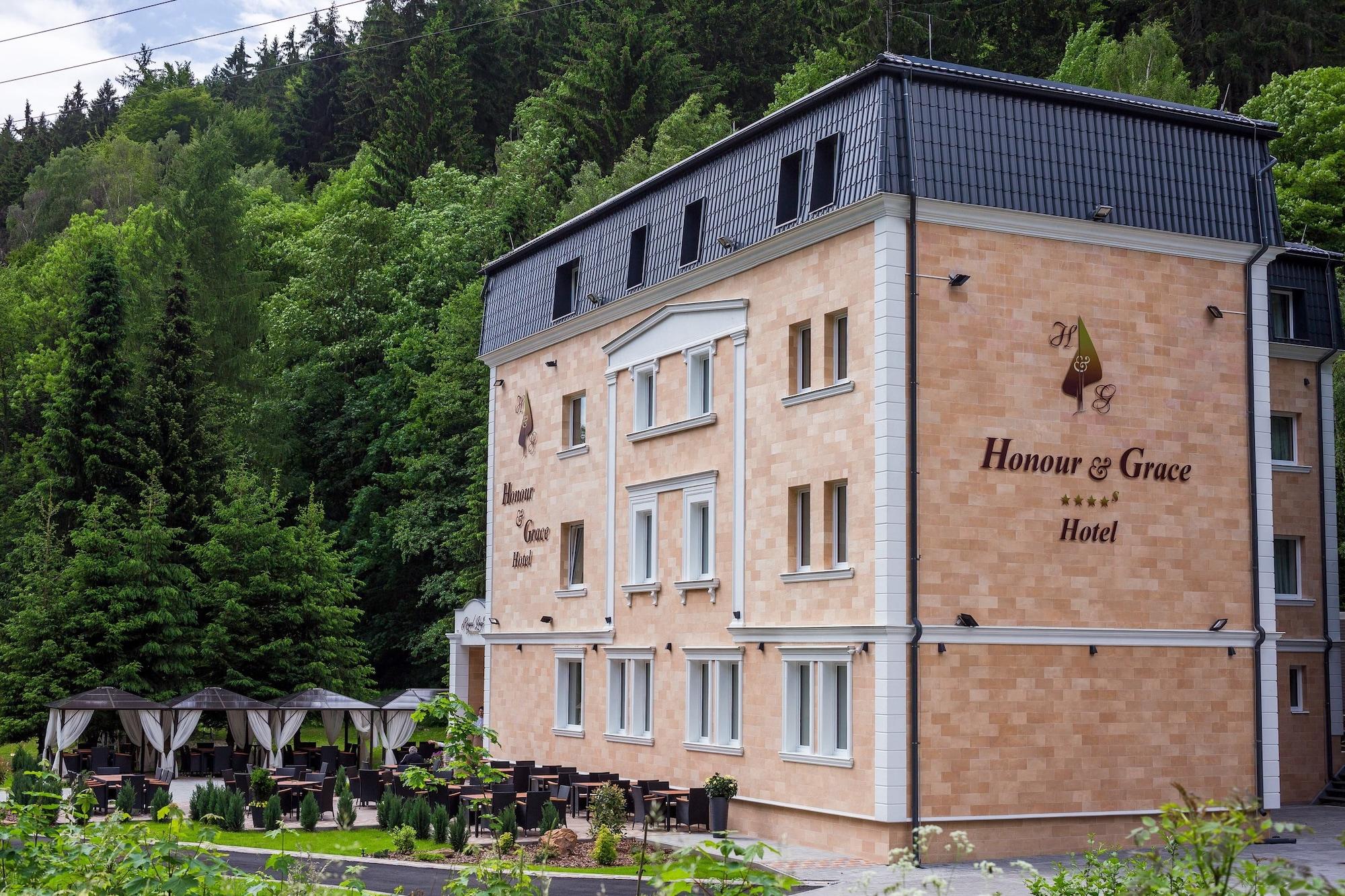 Varios Honour and Grace Hotel