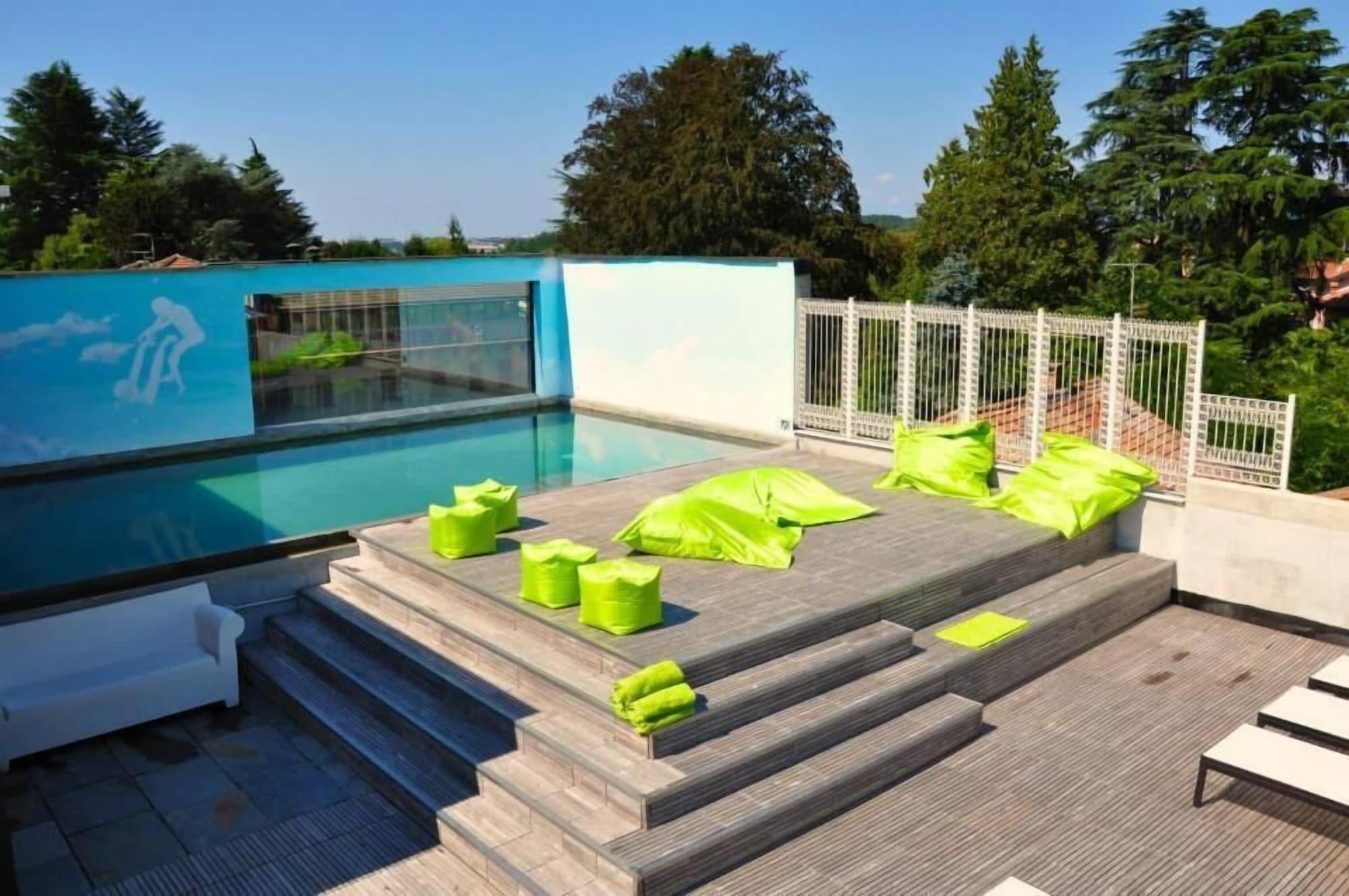 Vista Piscina Madonnina Albergo Ristorante