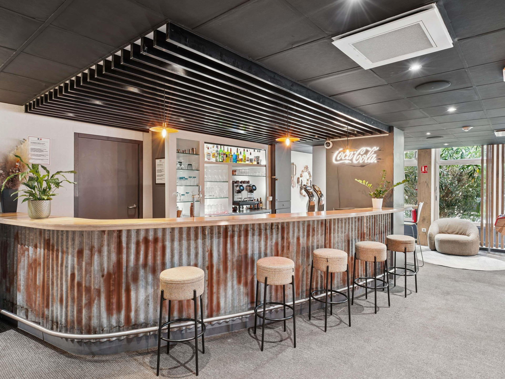 Bar/Salón ibis Paris Porte d'Orléans