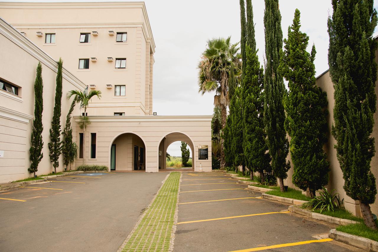 Vista Exterior Class Hotel Alfenas