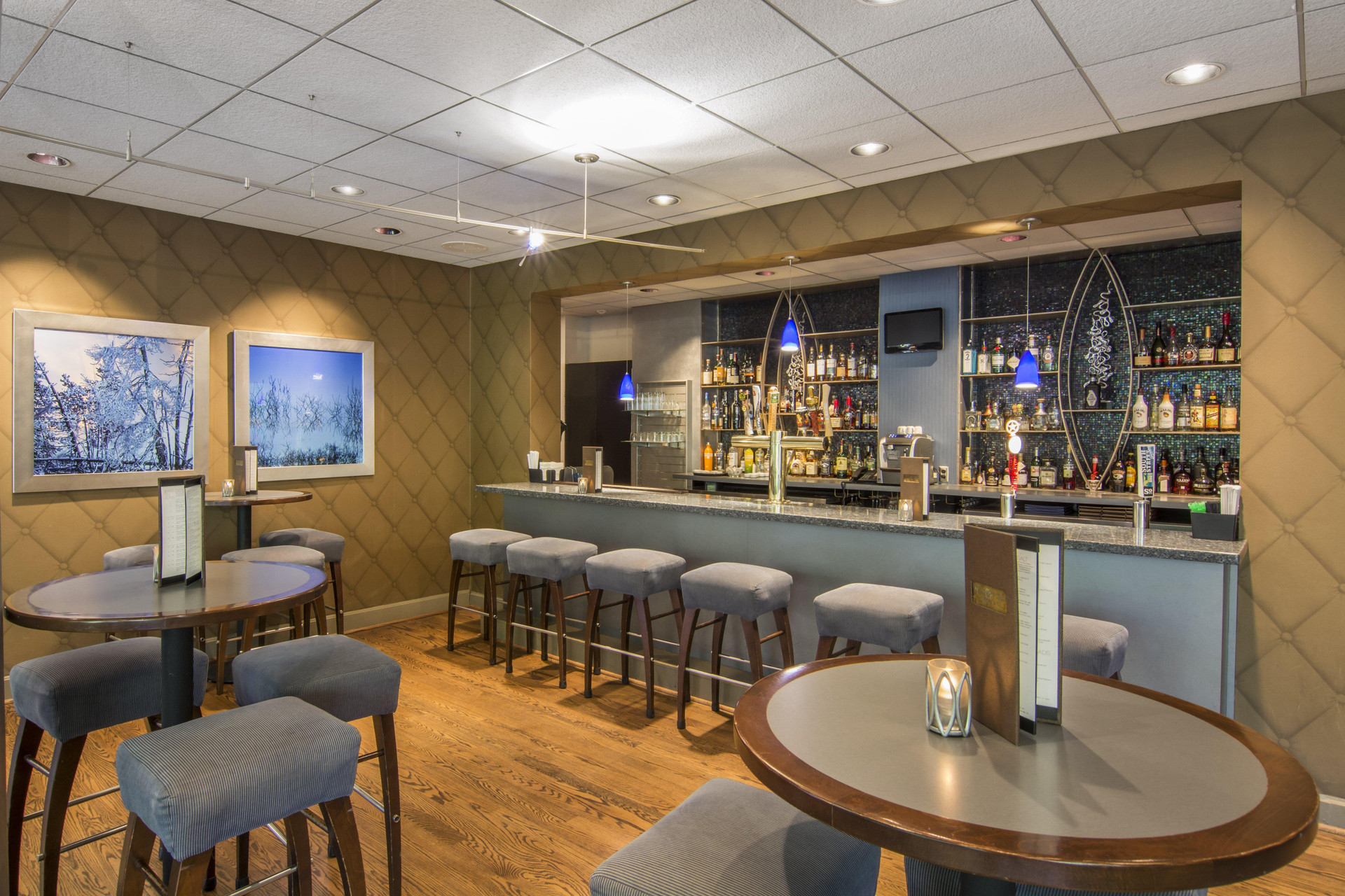 Bar/Salón Omni Charlottesville Hotel
