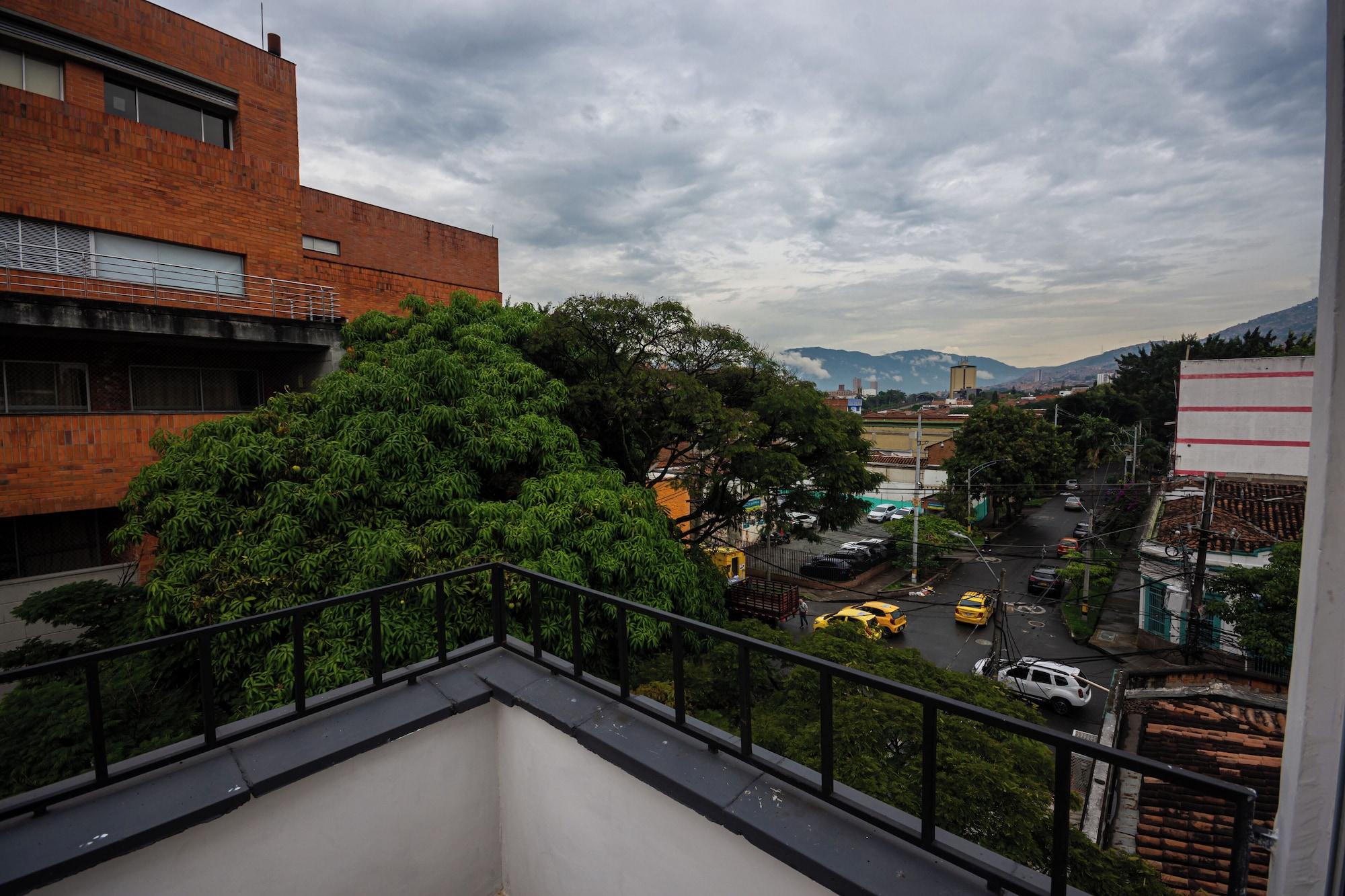 Varios Apartahotel Ces