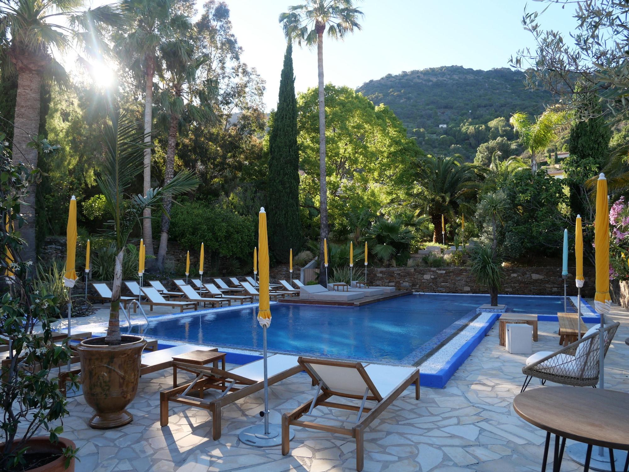 Varios Hotel La Piscine