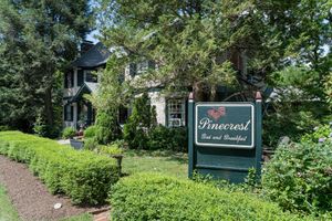 Alojamiento - Pinecrest Bed & Breakfast
