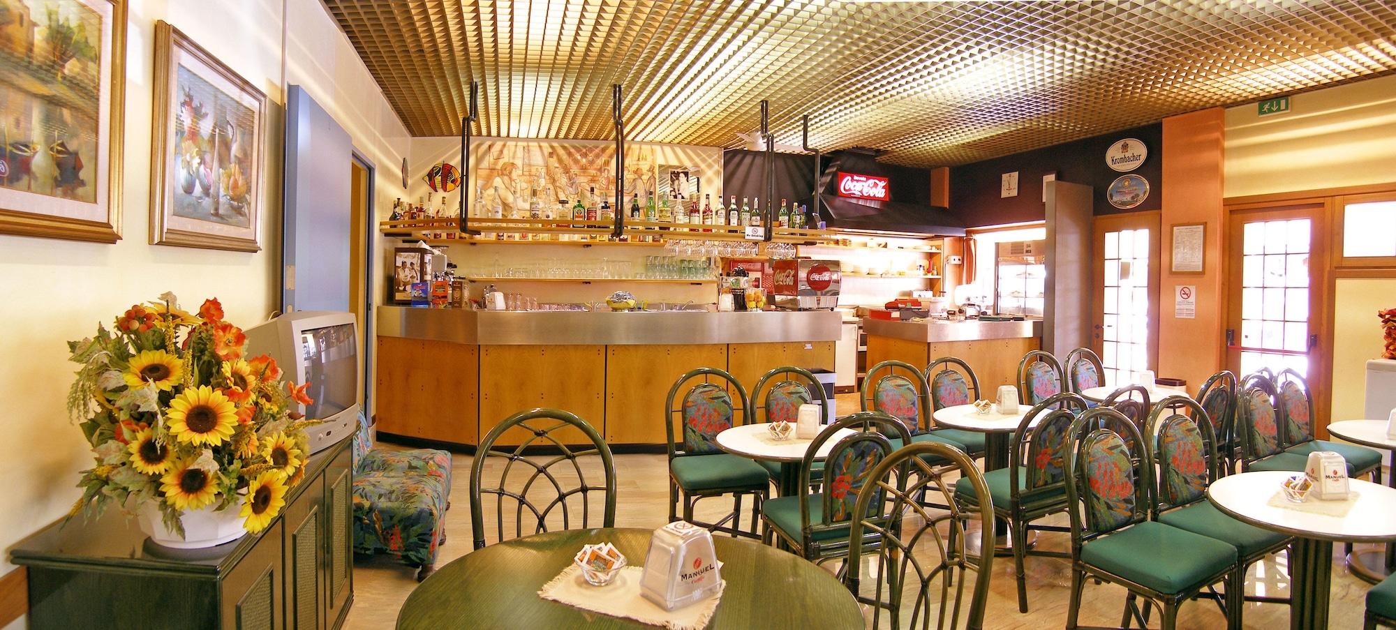 Bar/Salón Hotel Bellaria