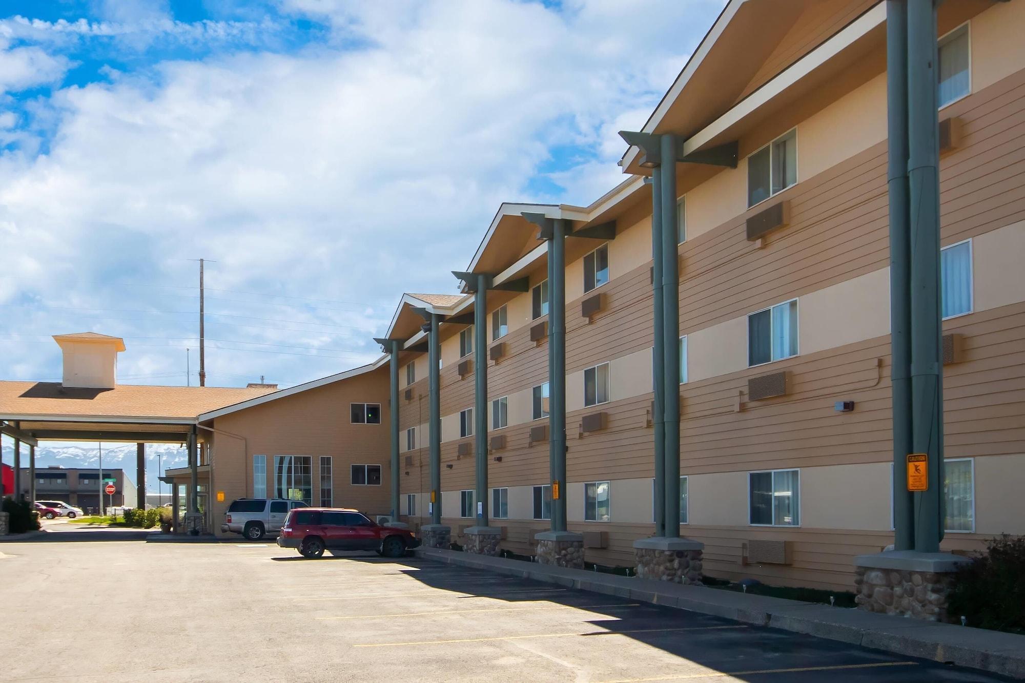 Vista Exterior Quality Inn Belgrade - Bozeman Yellowstone Airport