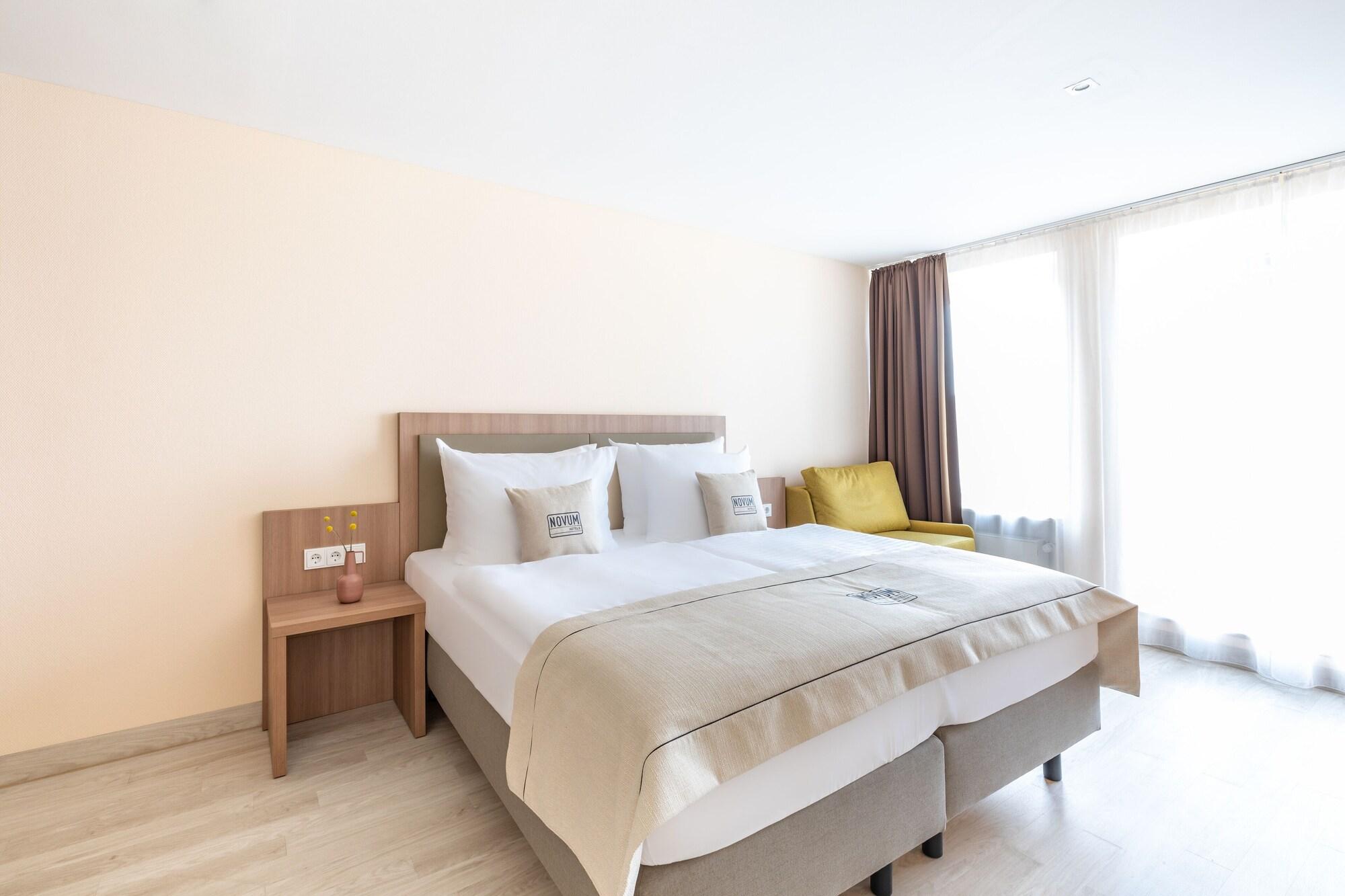 Varios Hotel Madison