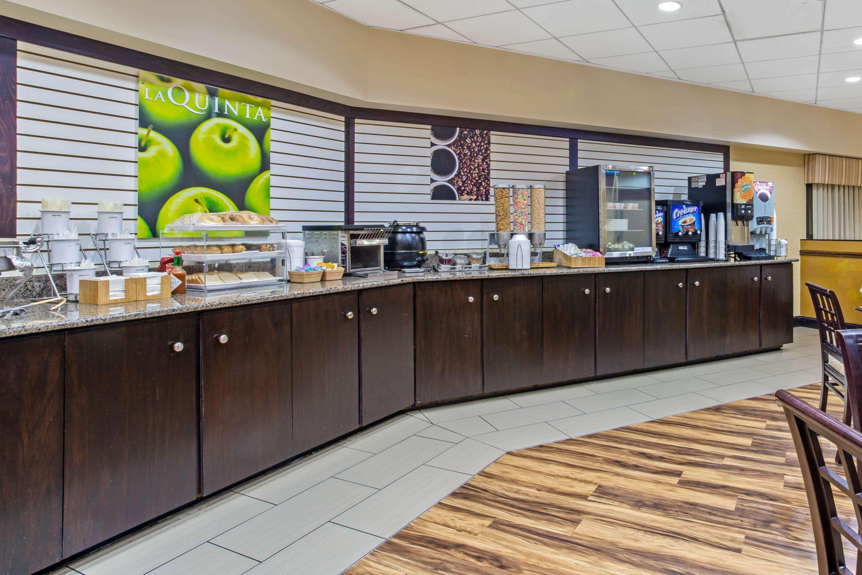 Restaurant La Quinta Inn & Suites Salisbury