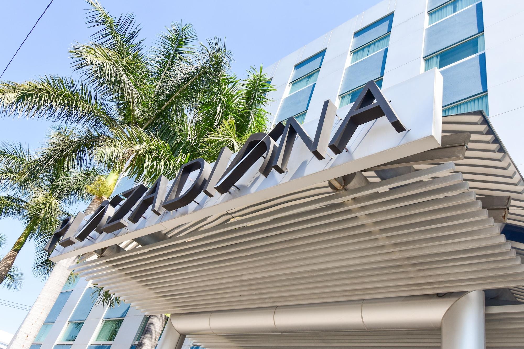 Vista Exterior Plaza Diana Hotel