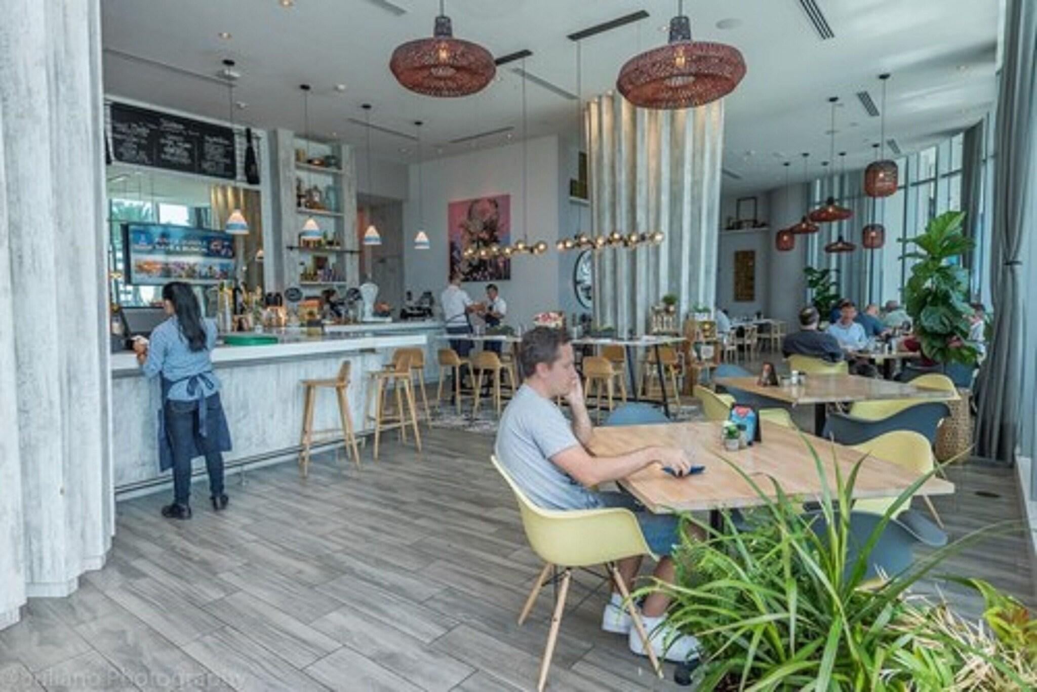 Restaurant Hyde Beach Condos By Ammos Vr