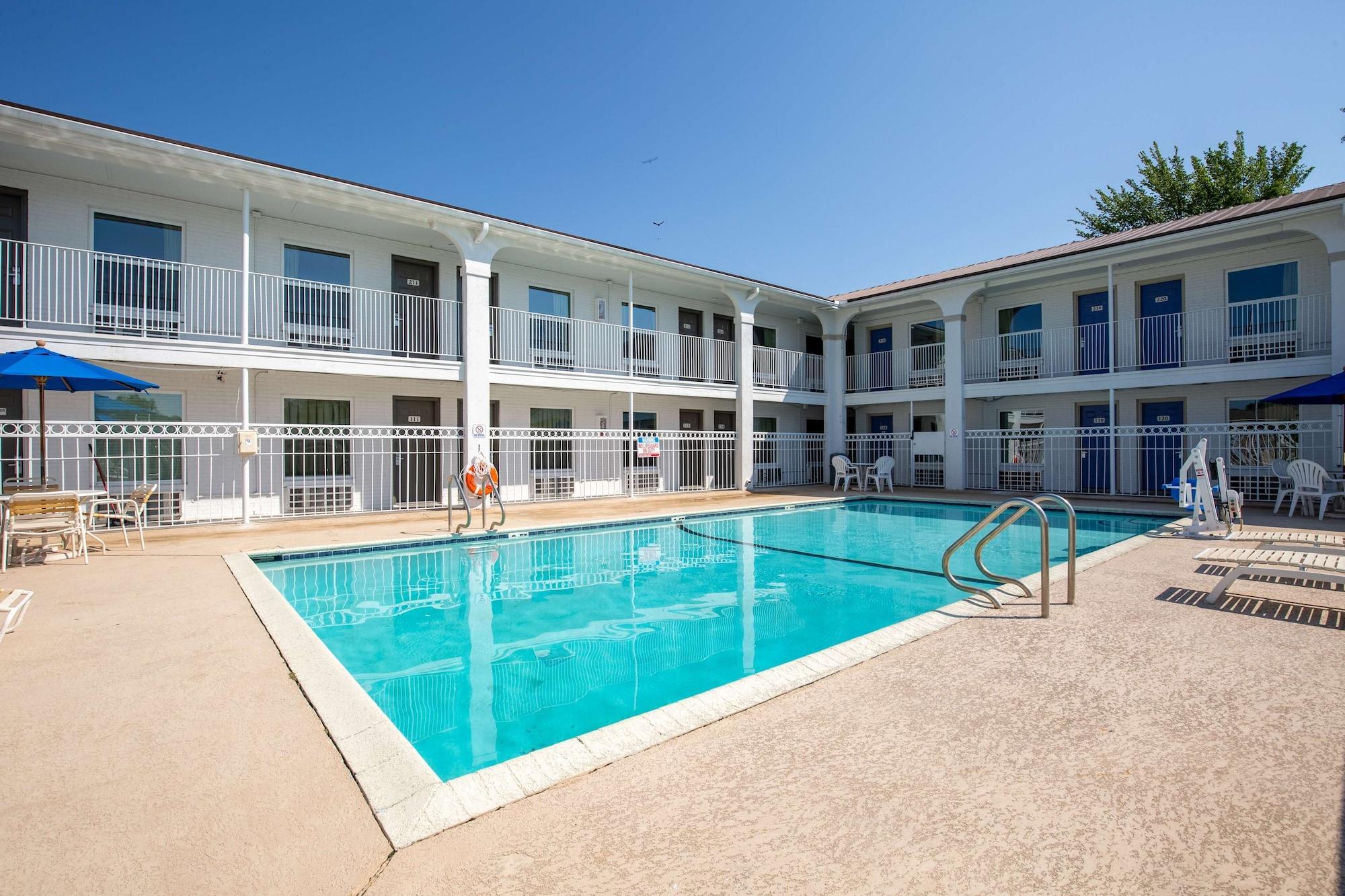 Vista Piscina Motel 6 Bryan, TX - University Area