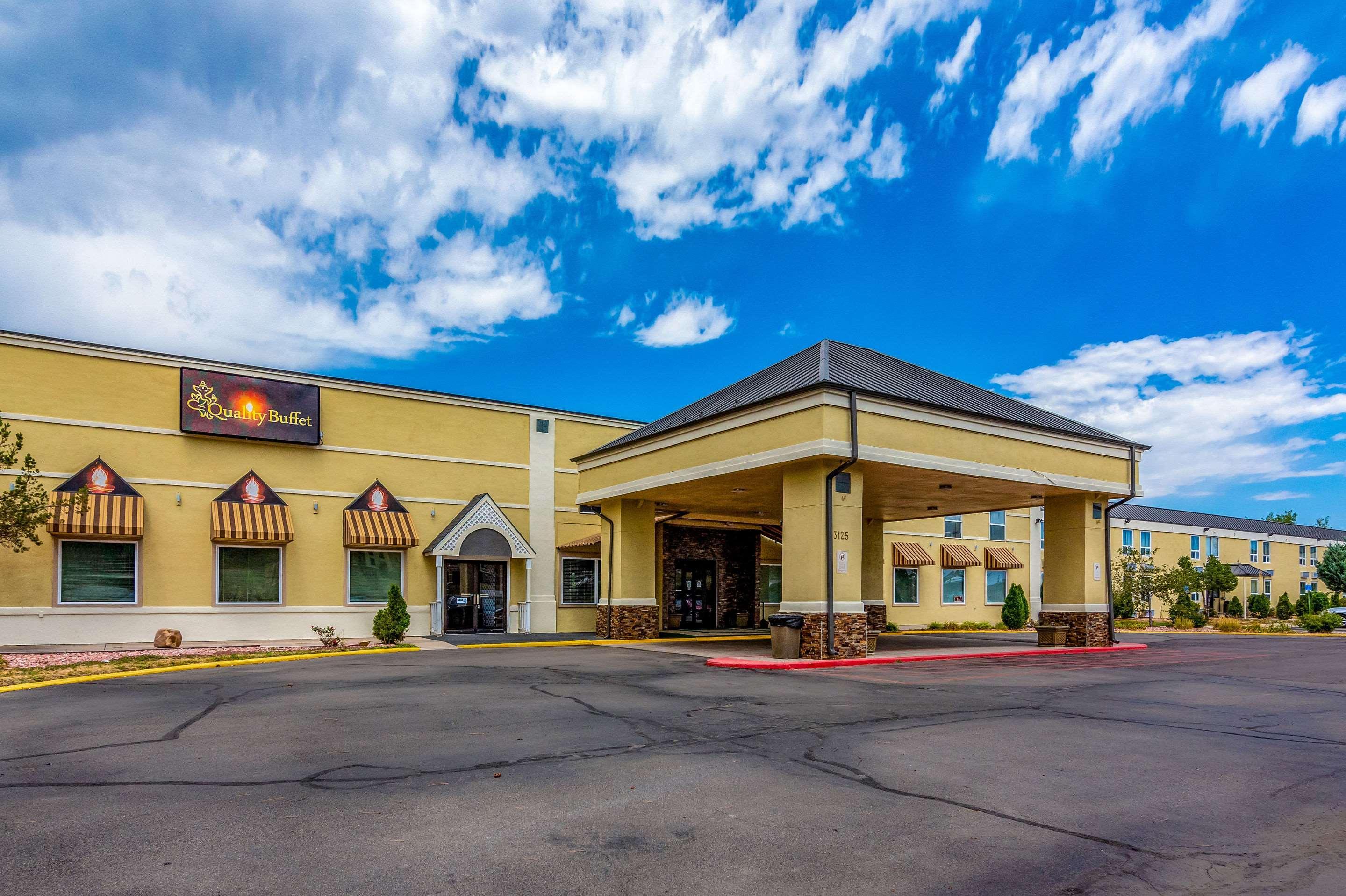 Vista Exterior Quality Inn Trinidad