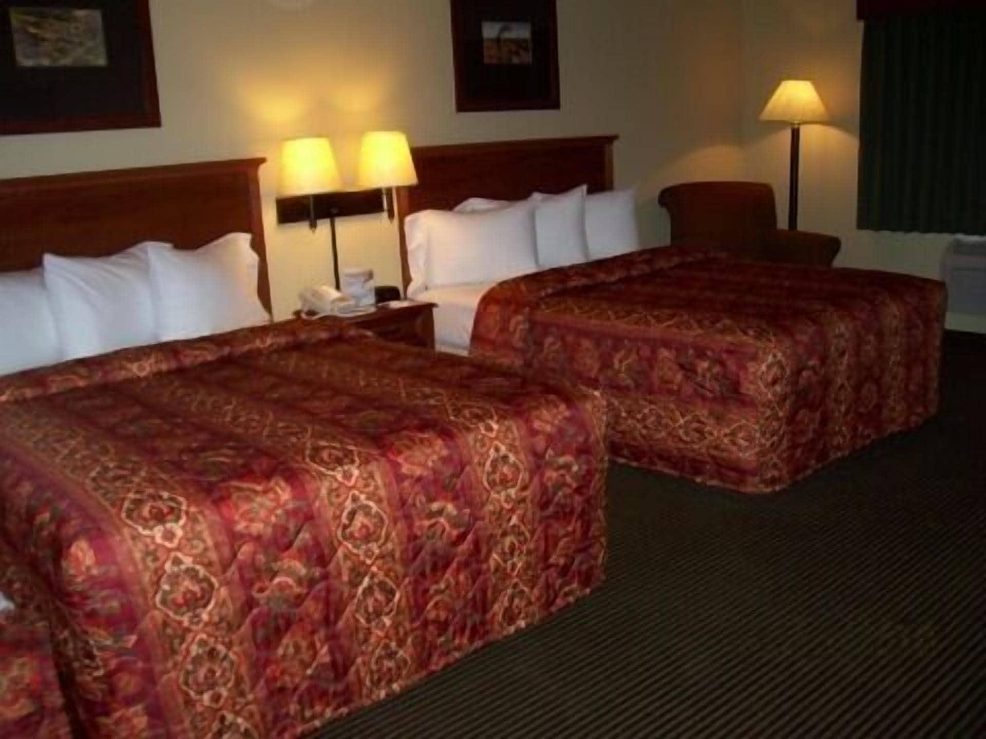 Varios Borger Ambassador Inn