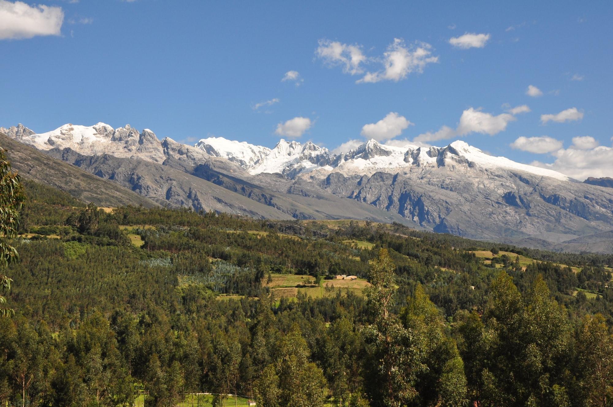 Vista Exterior Copacabaña Lodge