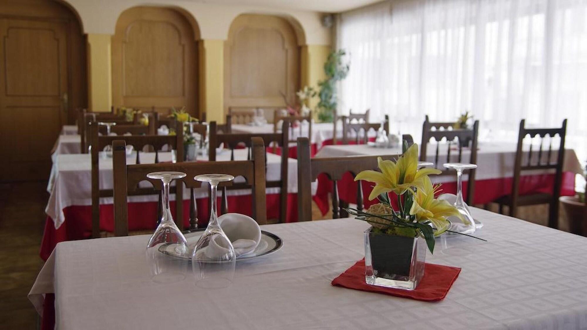 Varios Hotel Comercio