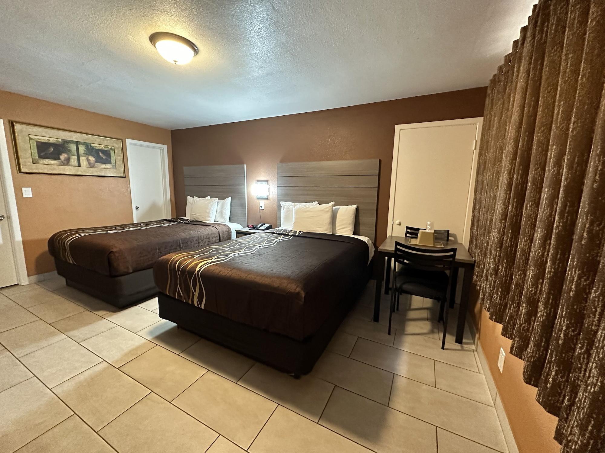 Varios New Corral Motel