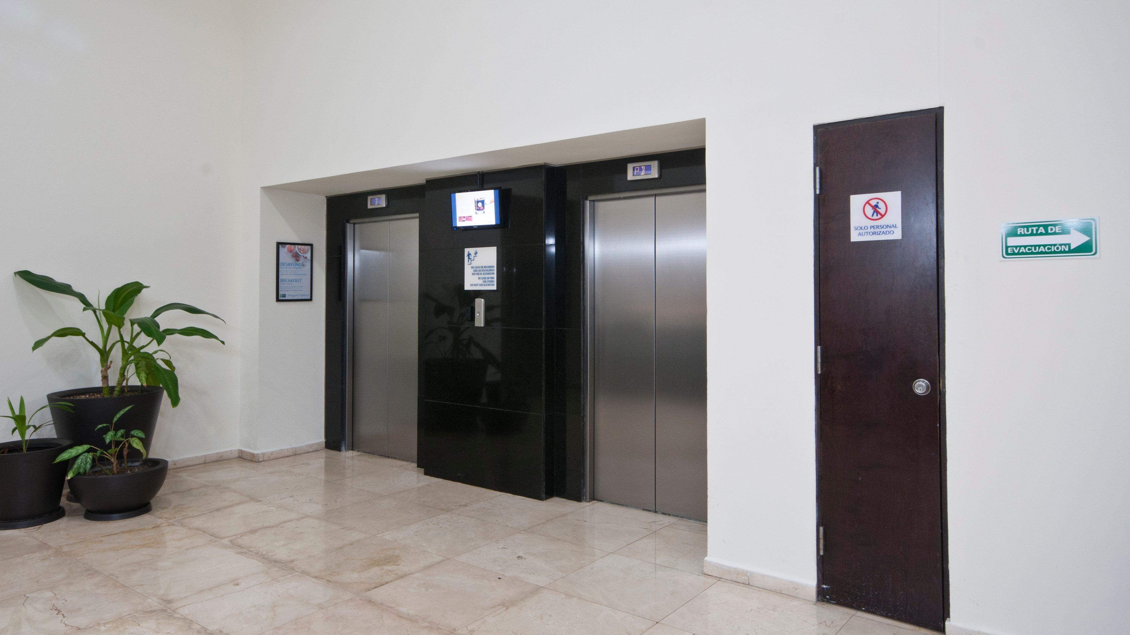 Vista Lobby Holiday Inn Express Ciudad del Carmen