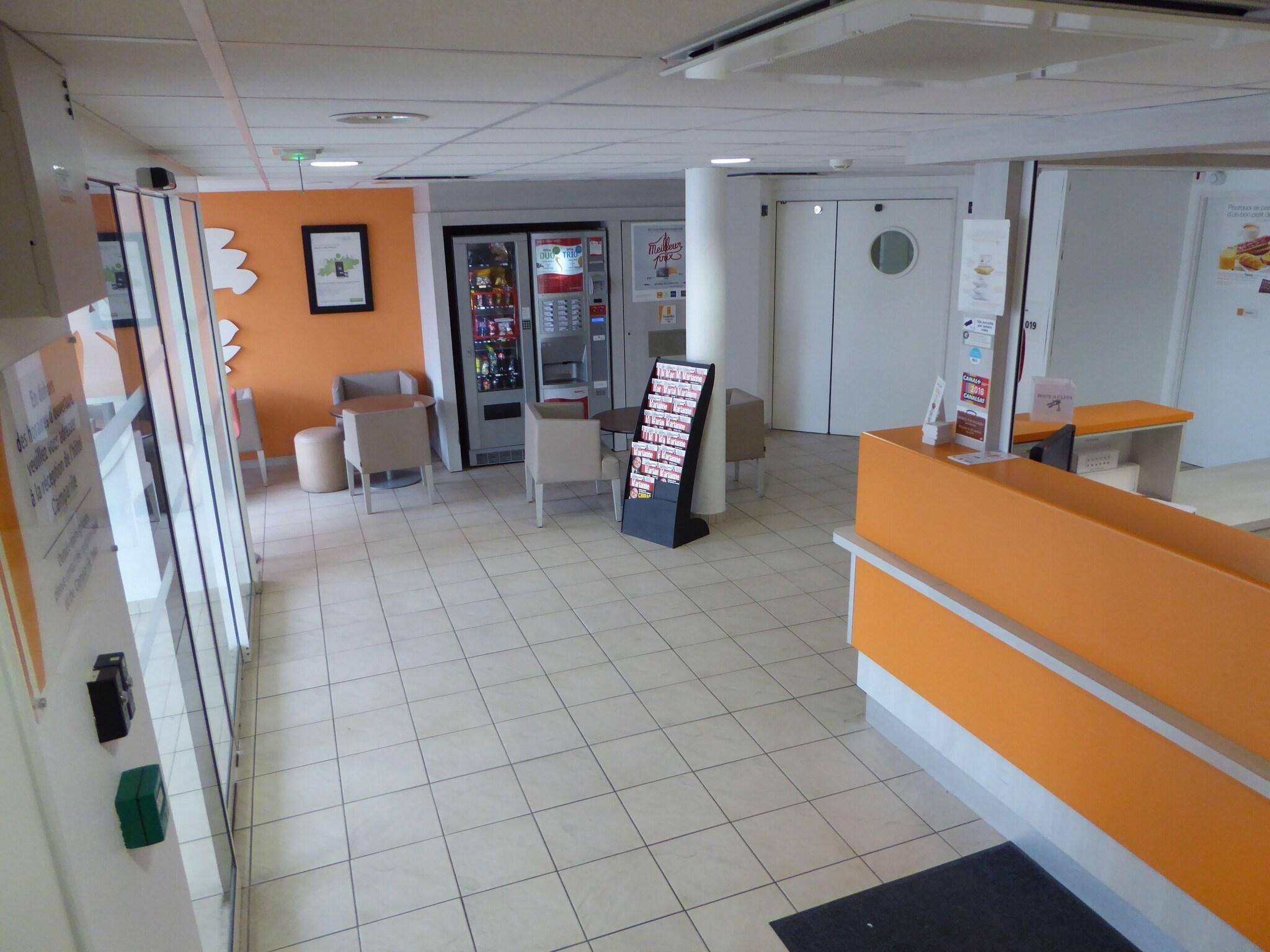 Bar/Salón Premiere Classe Roissy - Aéroport CDG - Le Mesnil