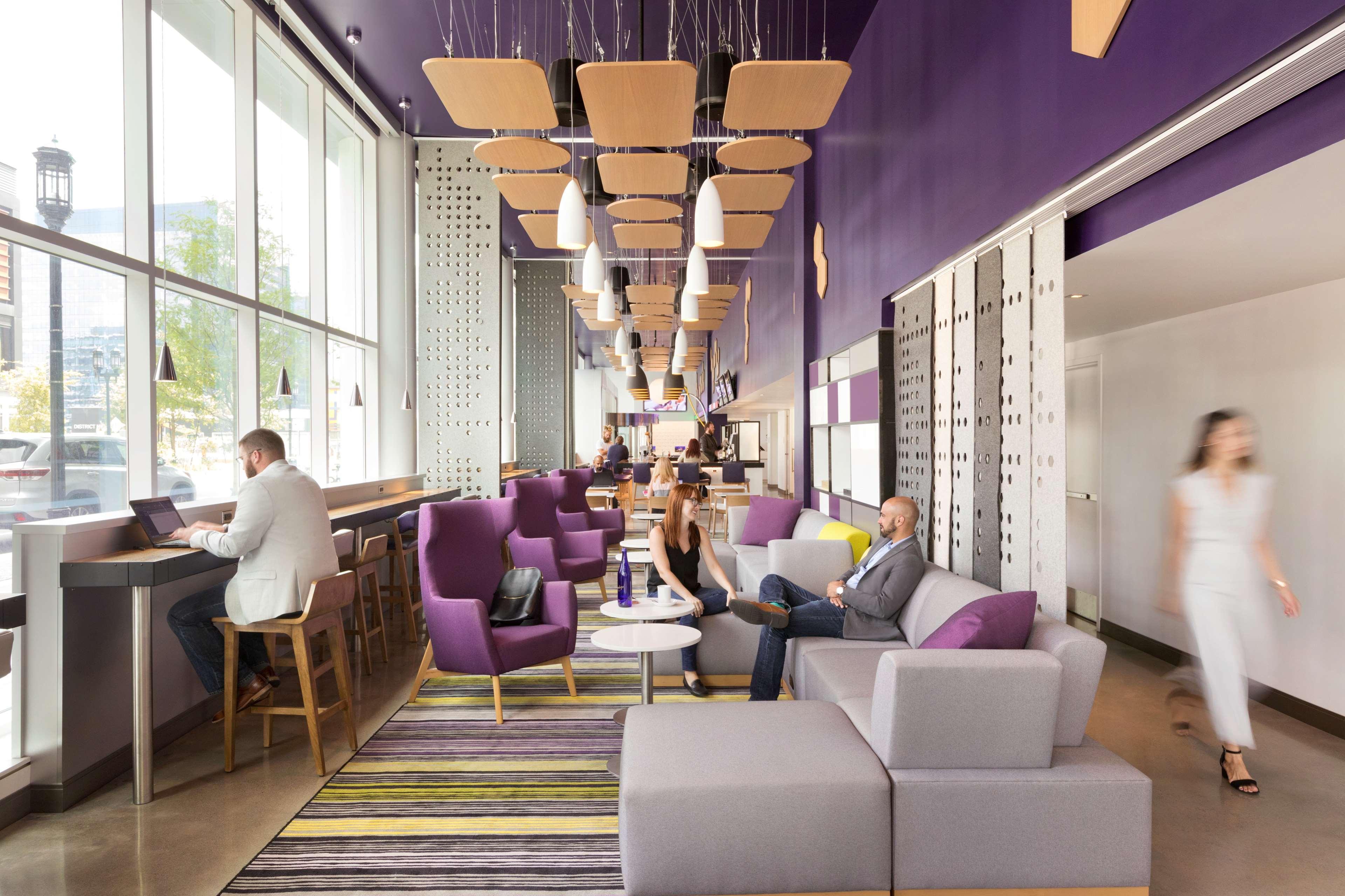 Vista Lobby YOTEL Boston
