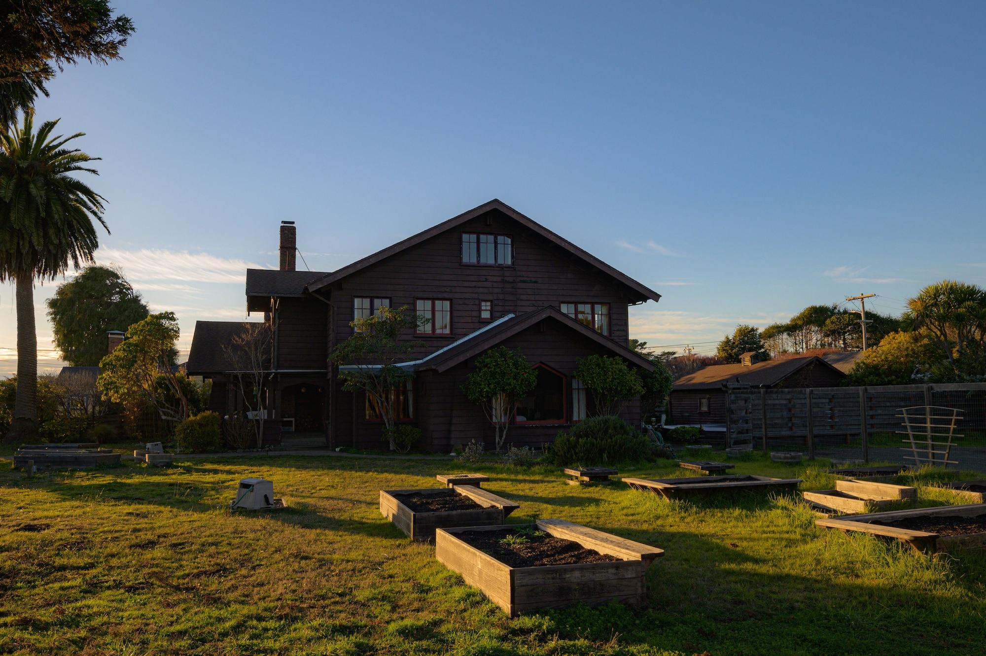 Varios Captains Quarters