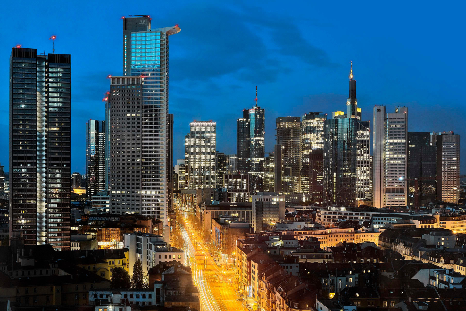 Vista Exterior NH Collection Frankfurt Spin Tower