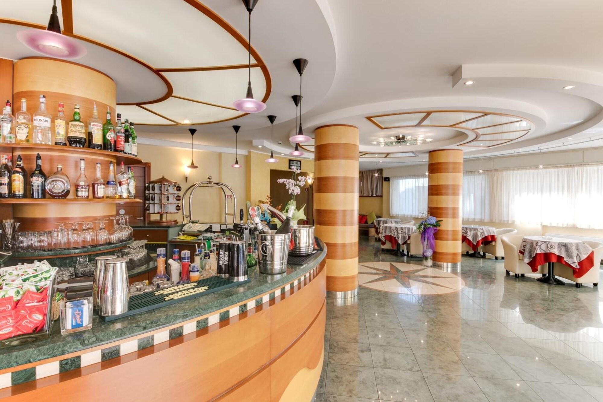 Bar/Salón Hotel Cavour