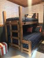 Alquiler Vacacional - The Industrial Suite 2 Bed 1 Bath Cabin Near Trails and Big Manistee River!