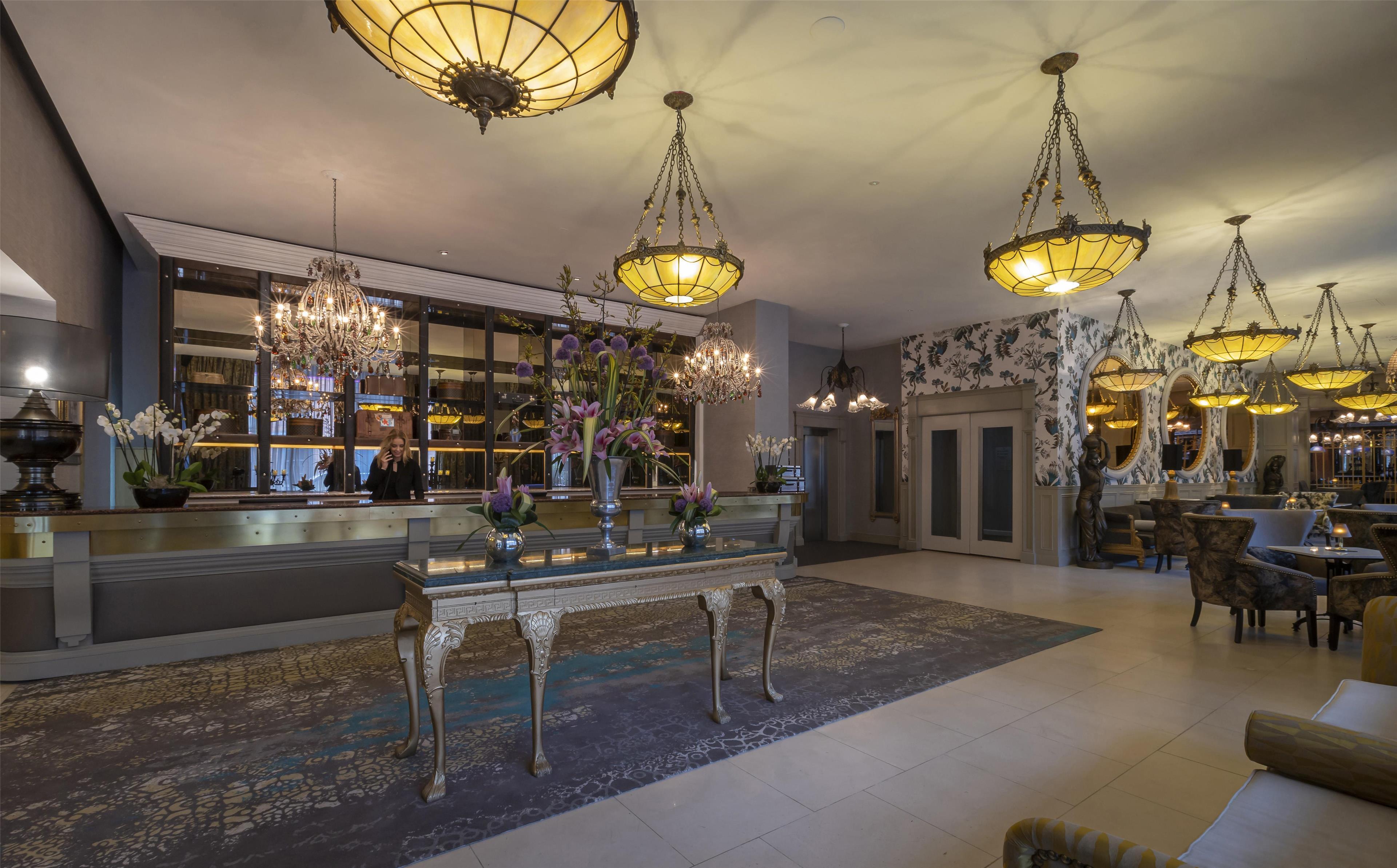 Vista Lobby The Trinity City Hotel