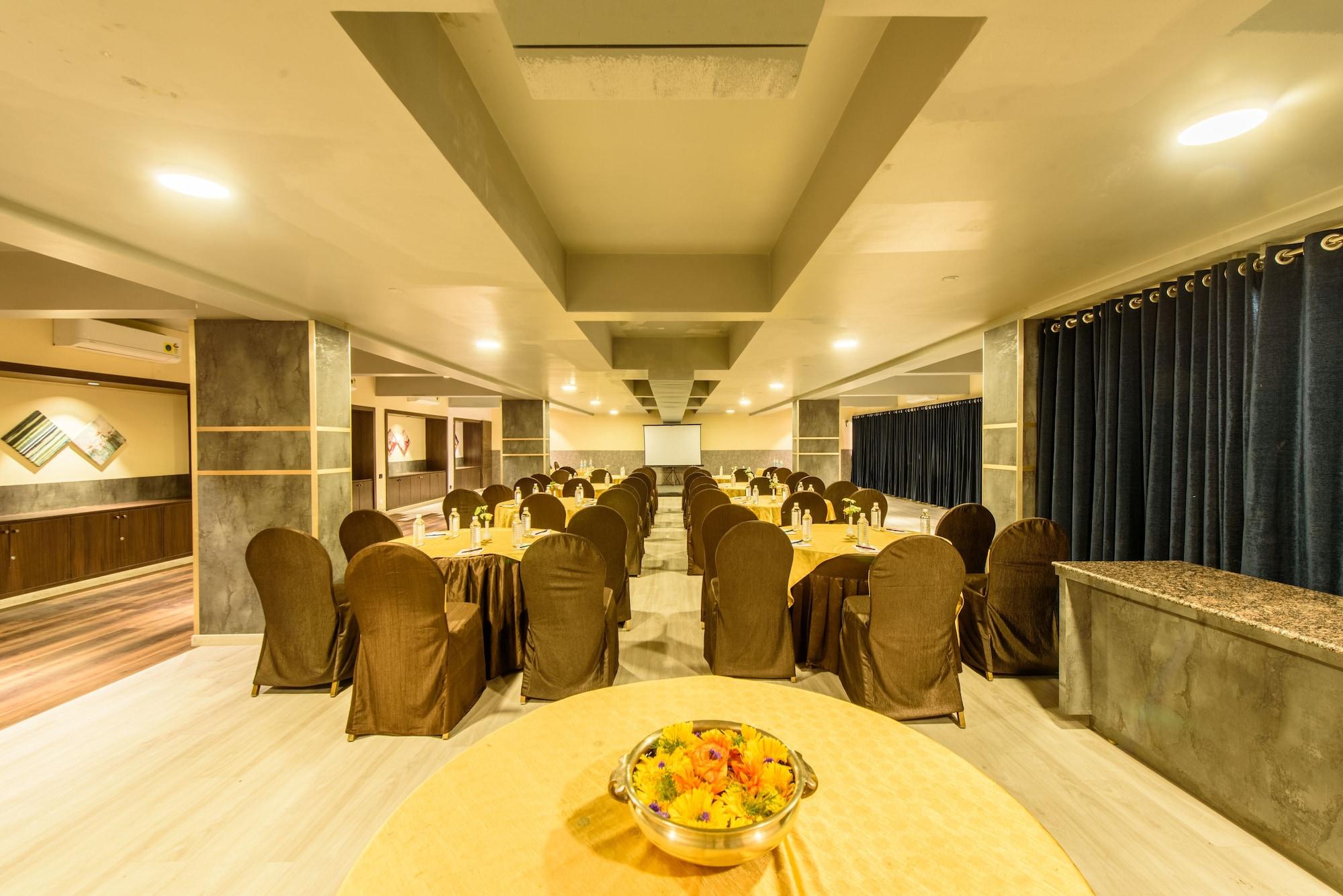 Sala de Reuniones Hotel Bangalore Gate & Conferences