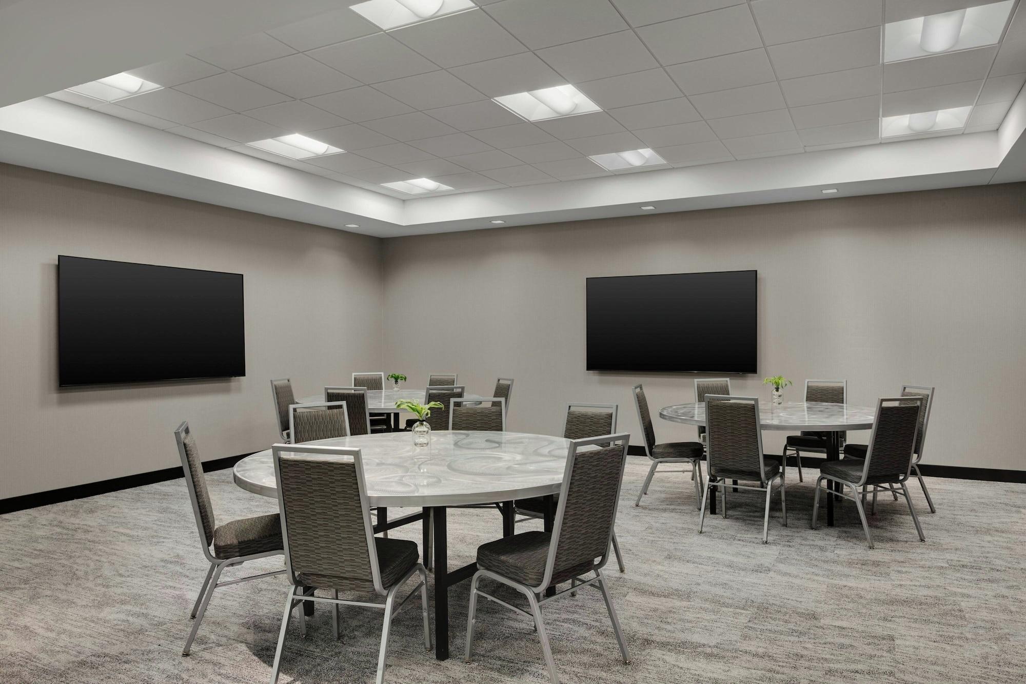 Sala de Reuniones AC Hotel by Marriott Cincinnati at Liberty Center