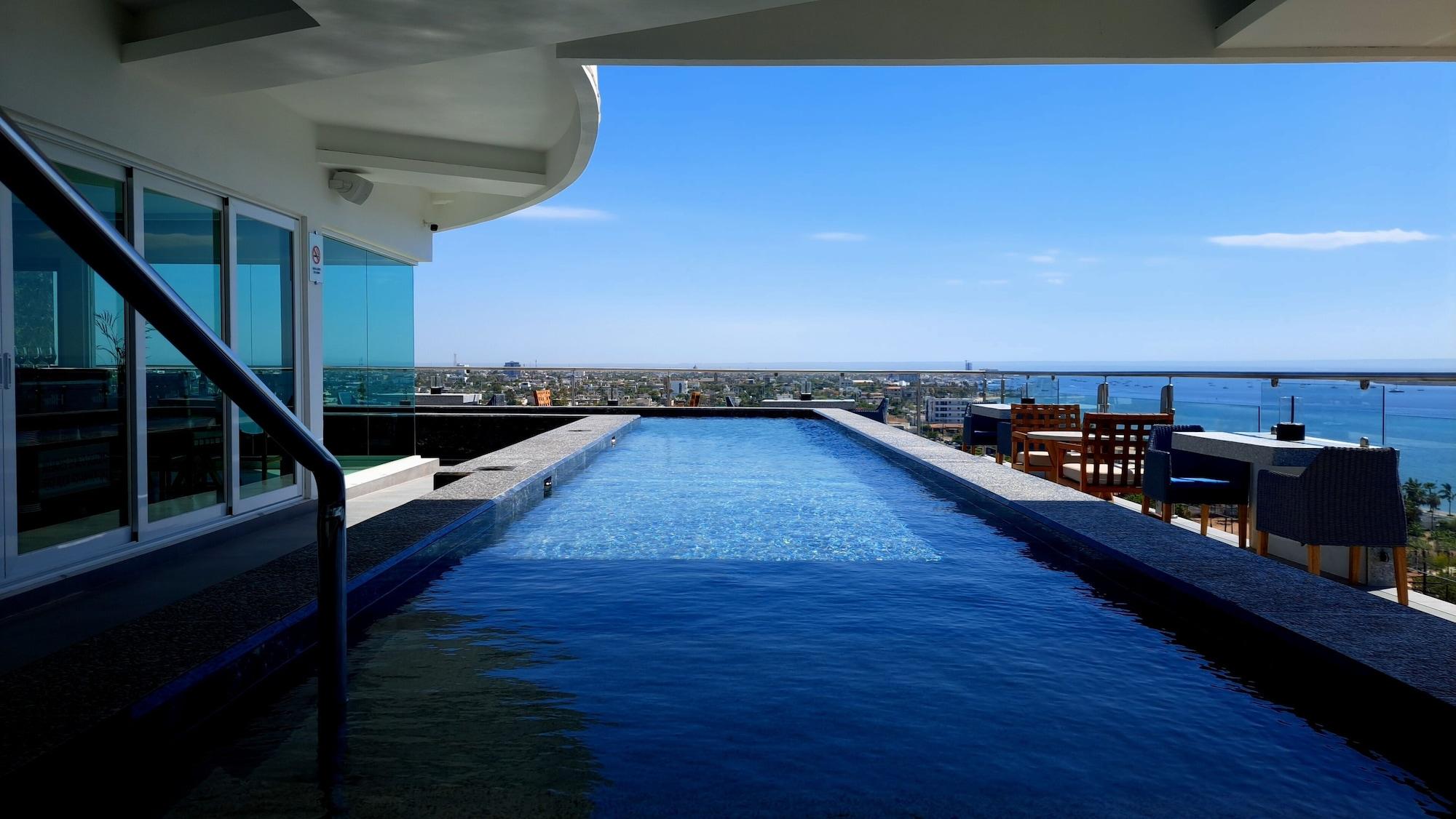 Vista Piscina Hotel HBlue Malecón
