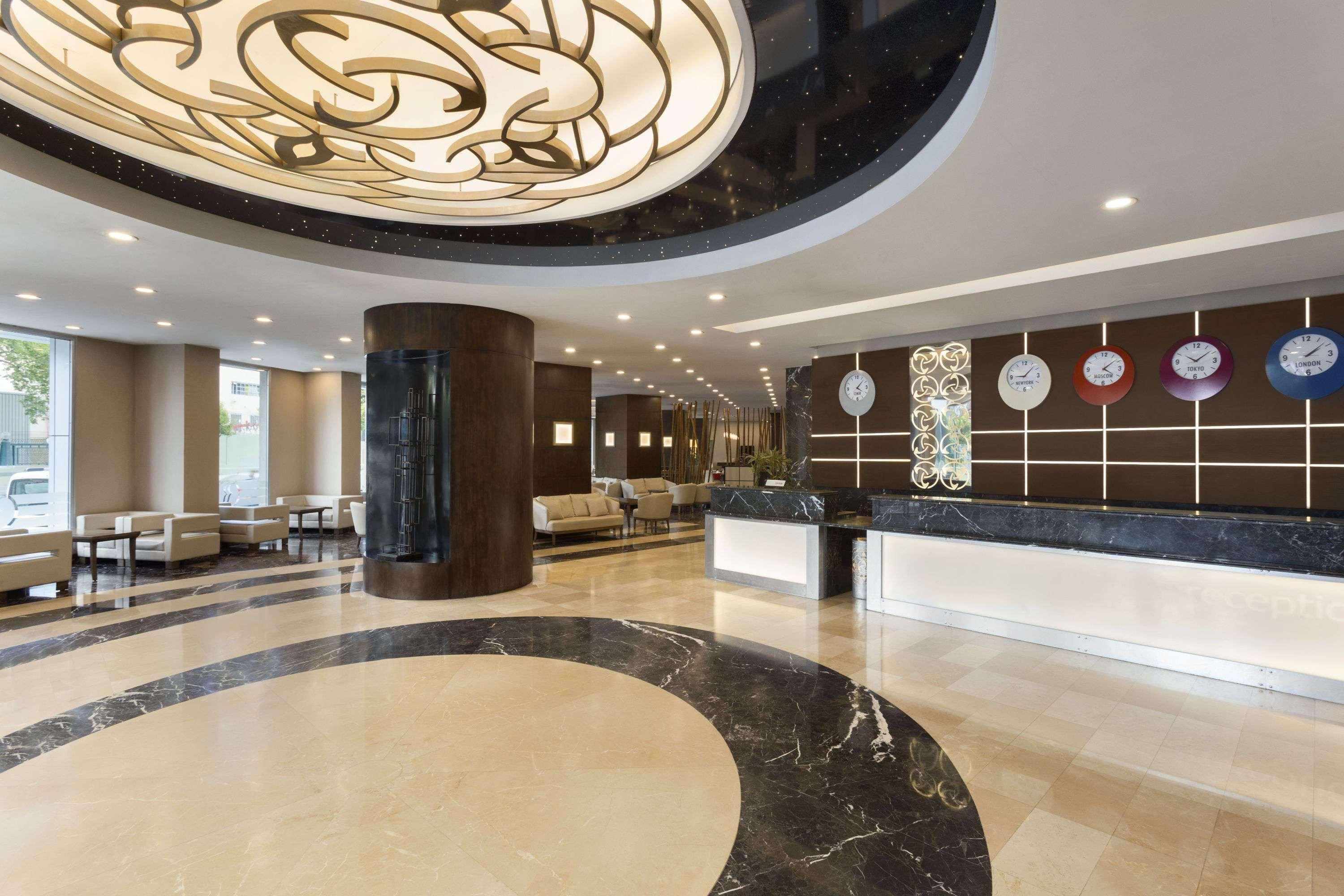 Vista Lobby Ramada Plaza by Wyndham Izmir