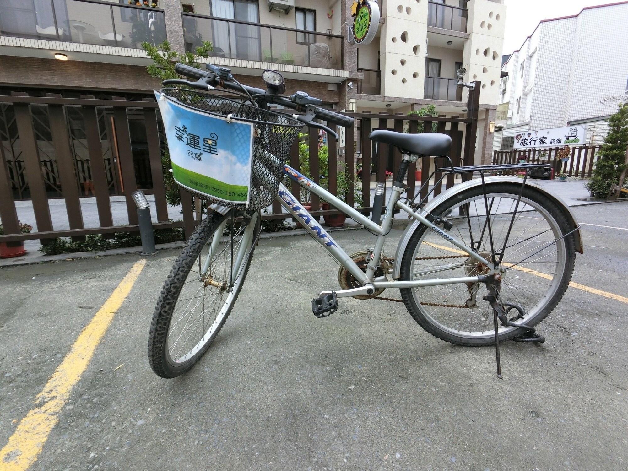 Varios Luckystar B&B