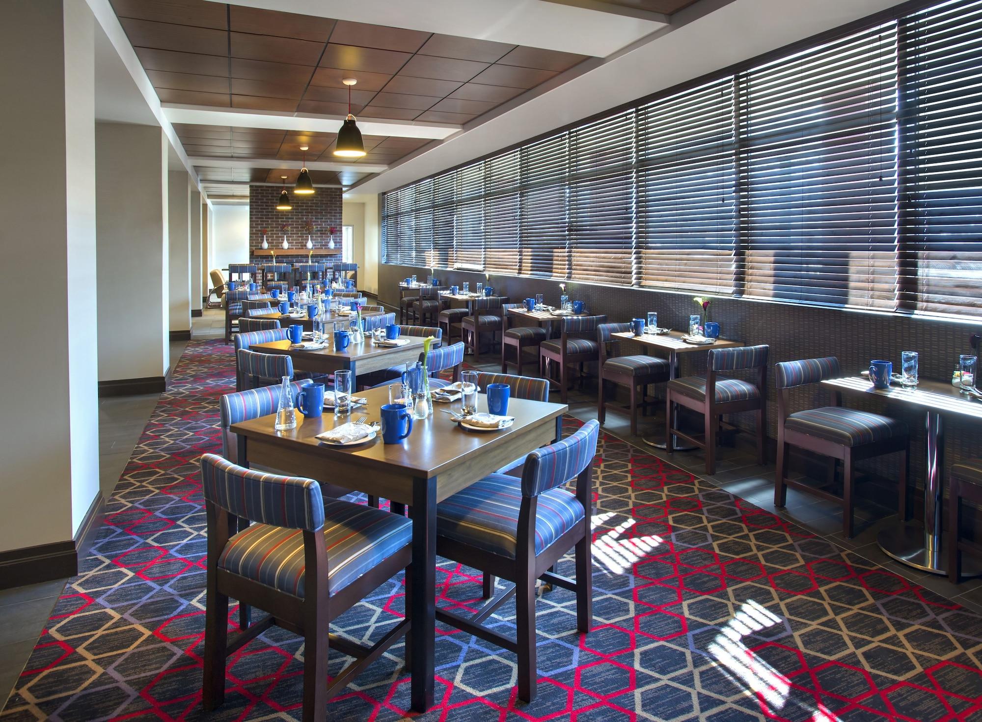 Restaurant Four Points by Sheraton Charleston