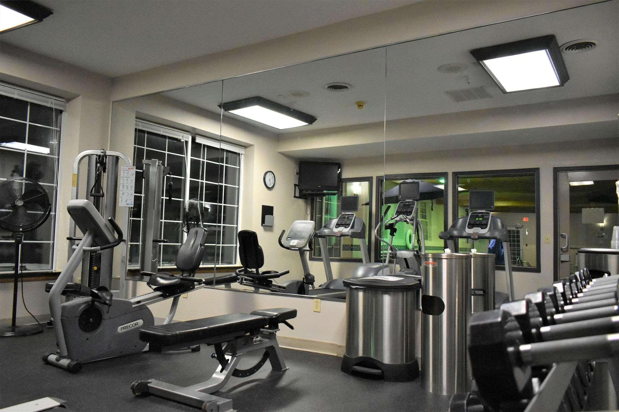 Gimnasio Country Inn & Suites by Radisson Kenosha - Pleasant Prairie