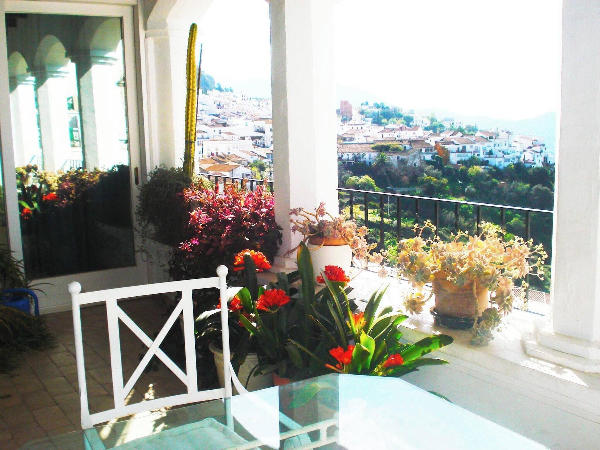 Equipamiento de Habitación Gaucin Apt Private Heated Pool