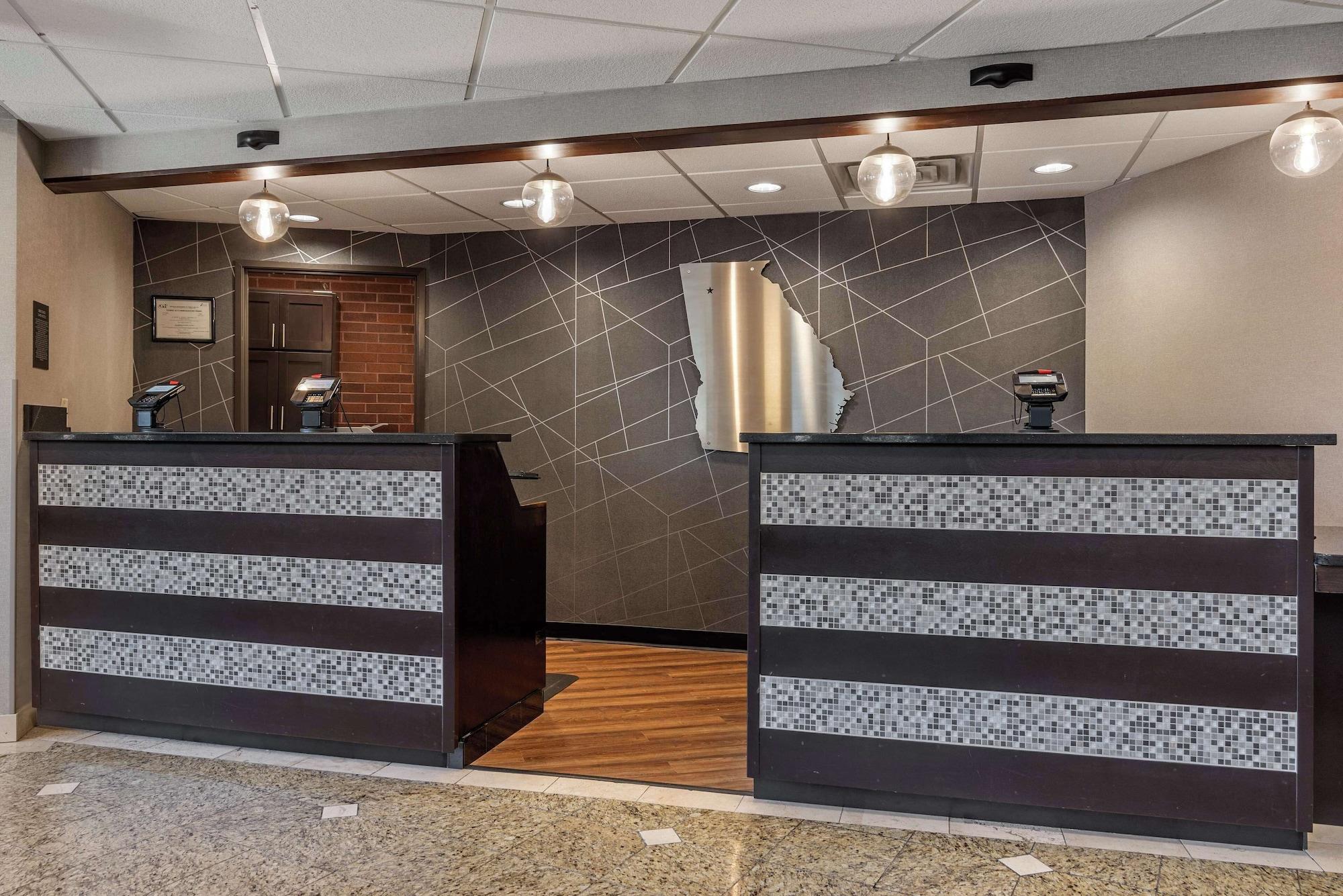 Vista Lobby Drury Inn & Suites Atlanta Airport