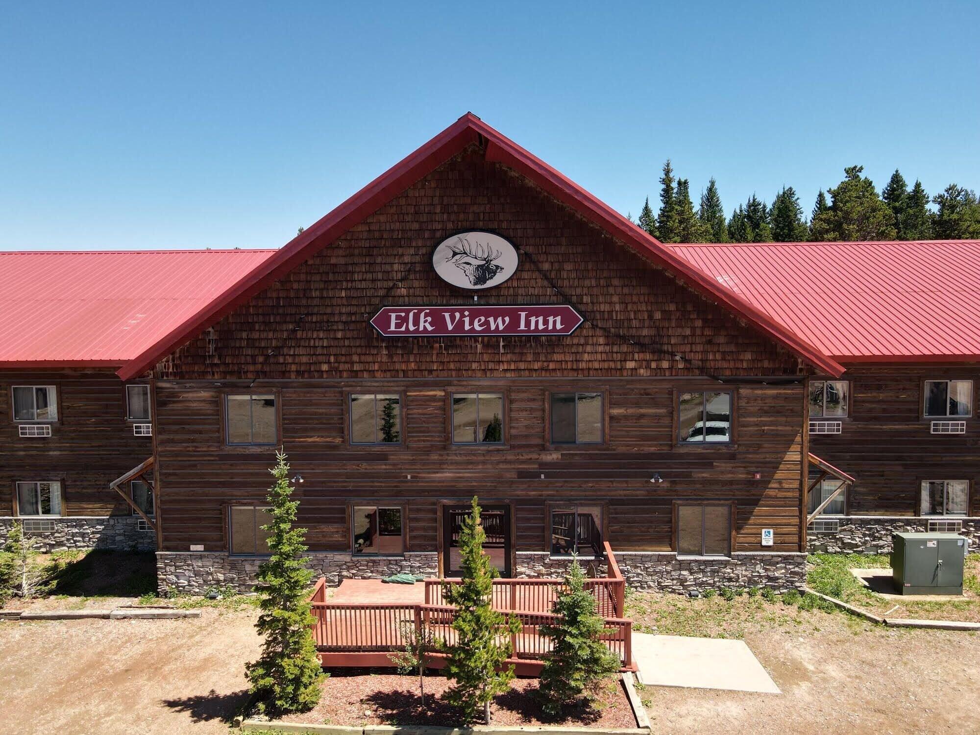 Varios Elk View Inn