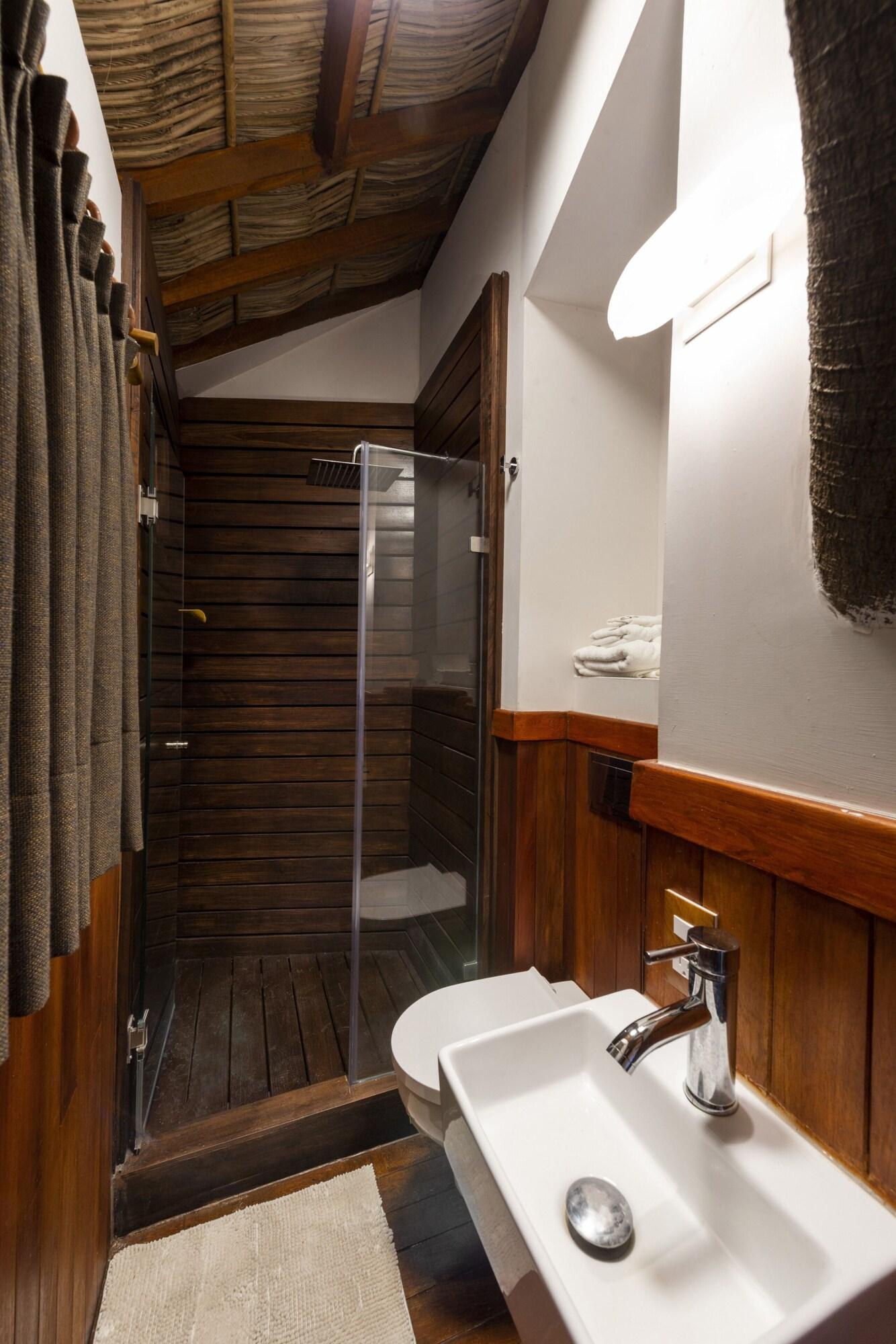 Equipamiento de Habitación Nido Ecoluxury Treehouse - Casa de Arbol